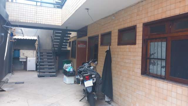 Prédio em Itapuã com 485m² à venda por R$ 2.400.000,00