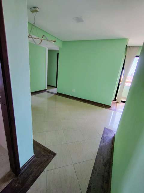 Apartamento com 3 quartos e 1 suíte, 87,00 m² para alugar por R$ 2.600,00 - Cidade Jardim - Salvador/BA