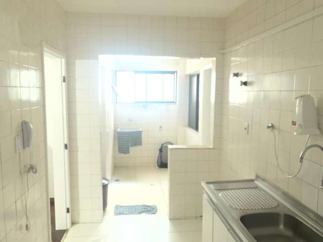 Apartamento com 3 quartos e 1 suíte, 90,00 m² para alugar por R$ 2.094,00 - Ondina, Salvador/BA