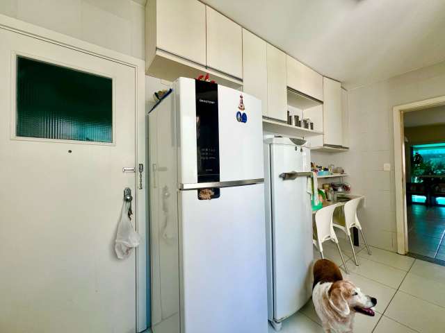 Apartamento na Barra com 4 quartos e 2 suítes, 181m² à venda por R$ 2.500.000,00