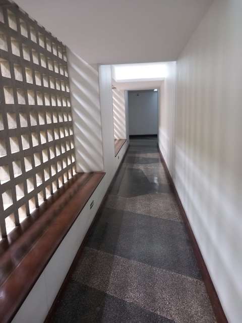 Sala  PORTEIRA FECHADA na Garibaldi com 59m² à venda por R$ 365.000,00