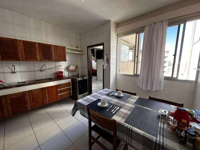 Apartamento com 4 quartos e 2 suítes, 194,00 m² para alugar por R$ 4.600,00