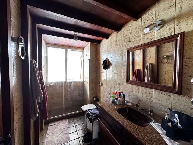 Apartamento com 4 quartos e 2 suítes, 194,00 m² para alugar por R$ 4.600,00