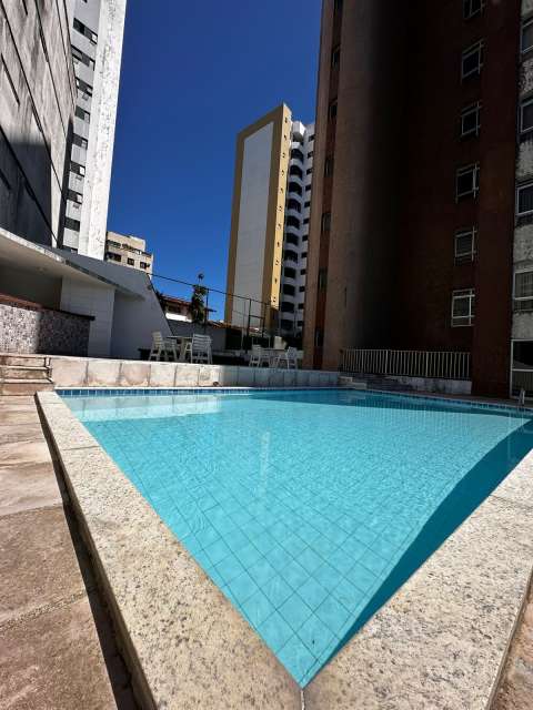 Apartamento com 4 quartos e 2 suítes, 194,00 m² para alugar por R$ 4.600,00