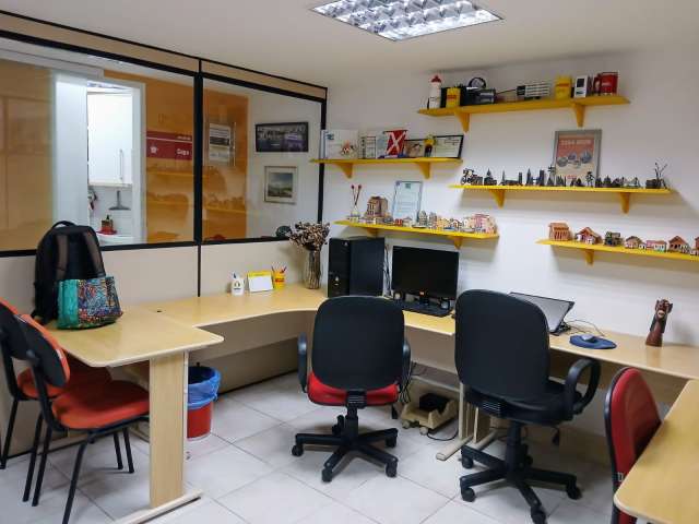 Loja na Barra com 75m², 1 vaga de garagem, à venda por R$ 750.000,00