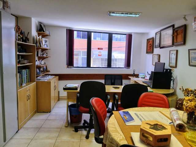 Loja na Barra com 75m², 1 vaga de garagem, à venda por R$ 750.000,00