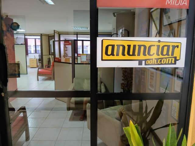 Loja na Barra com 75m², 1 vaga de garagem, à venda por R$ 750.000,00