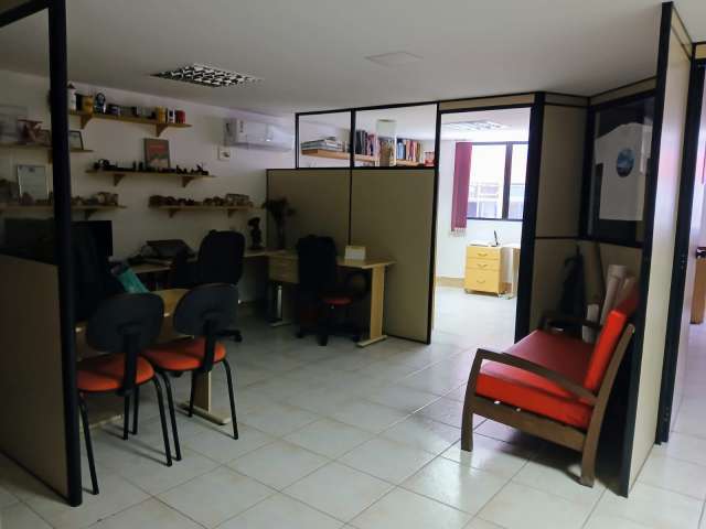 Loja na Barra com 75m², 1 vaga de garagem, à venda por R$ 750.000,00