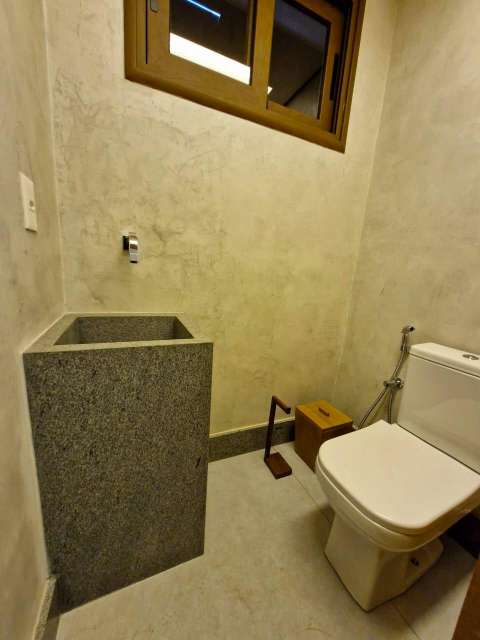 Casa em Praia do Forte com 5 quartos sendo 5 suítes, 387m² à venda por R$ 4.900.000,00