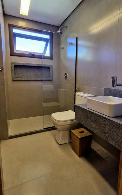 Casa em Praia do Forte com 5 quartos sendo 5 suítes, 387m² à venda por R$ 4.900.000,00