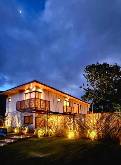 Casa em Praia do Forte com 5 quartos sendo 5 suítes, 387m² à venda por R$ 4.900.000,00