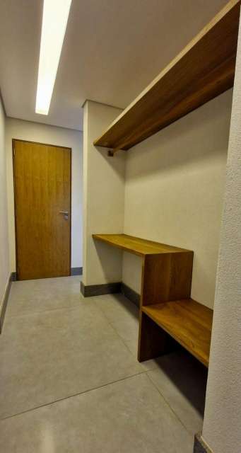 Casa em Praia do Forte com 5 quartos sendo 5 suítes, 387m² à venda por R$ 4.900.000,00