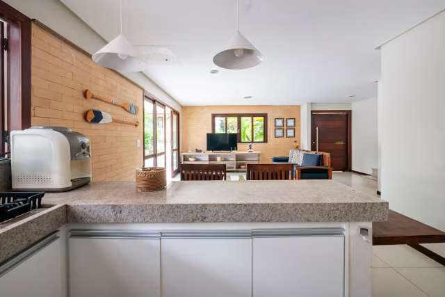 Casa em Açu da Torre com 4 suítes, 358m² à venda por R$ 900.000,00