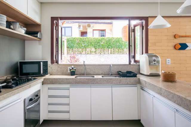 Casa em Açu da Torre com 4 suítes, 358m² à venda por R$ 900.000,00