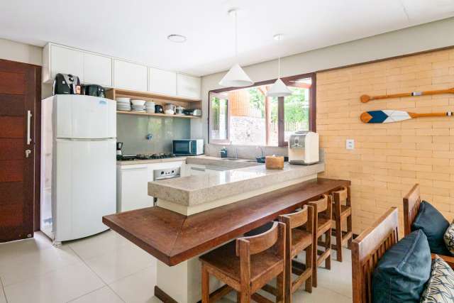 Casa em Açu da Torre com 4 suítes, 358m² à venda por R$ 900.000,00