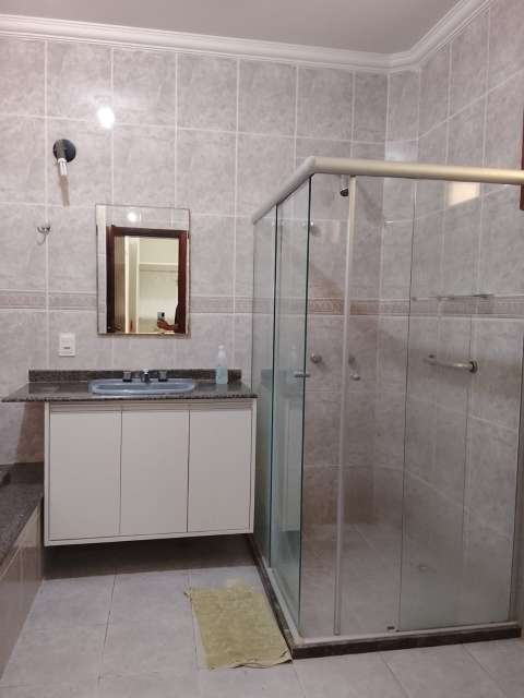 Casa com 4 quartos e 4 suítes, 576,00 m² para alugar por R$ 9.000,00 - Vilas do Atântico - Lauro de Freitas/BA  