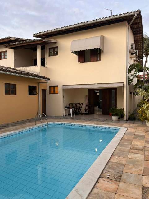 Casa com 4 quartos e 4 suítes, 576,00 m² para alugar por R$ 9.000,00 - Vilas do Atântico - Lauro de Freitas/BA  
