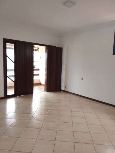 Casa com 4 quartos e 4 suítes, 576,00 m² para alugar por R$ 9.000,00 - Vilas do Atântico - Lauro de Freitas/BA  