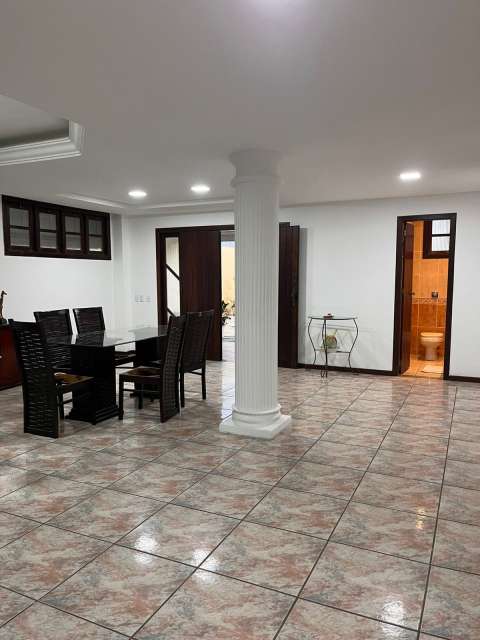 Casa com 4 quartos e 4 suítes, 576,00 m² para alugar por R$ 9.000,00 - Vilas do Atântico - Lauro de Freitas/BA  