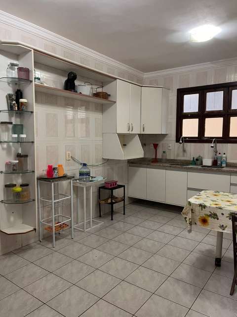 Casa com 4 quartos e 4 suítes, 576,00 m² para alugar por R$ 9.000,00 - Vilas do Atântico - Lauro de Freitas/BA  