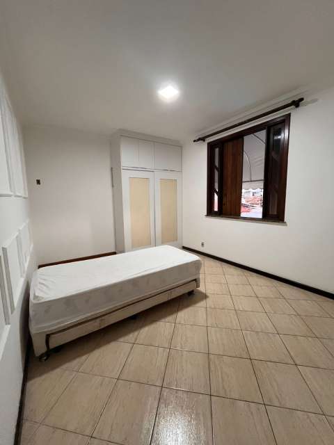 Casa com 4 quartos e 4 suítes, 576,00 m² para alugar por R$ 9.000,00 - Vilas do Atântico - Lauro de Freitas/BA  