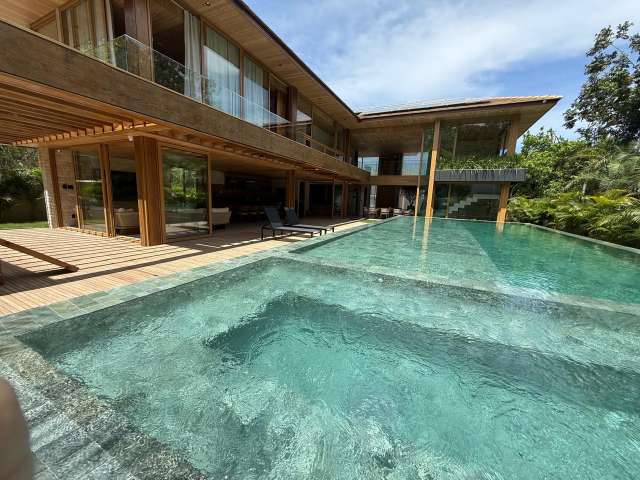 Casa em Praia do Forte PORTEIRA FECHADA com 6 suítes, 420m² à venda por R$ 15.000.000,00