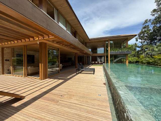 Casa em Praia do Forte PORTEIRA FECHADA com 6 suítes, 420m² à venda por R$ 15.000.000,00