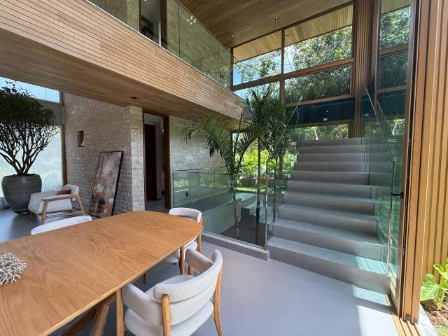 Casa em Praia do Forte PORTEIRA FECHADA com 6 suítes, 420m² à venda por R$ 15.000.000,00