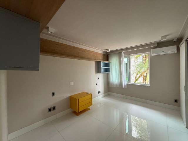 Casa no Encontro das Águas com 4 suítes, 382m² à venda por R$ 8.800.000,00