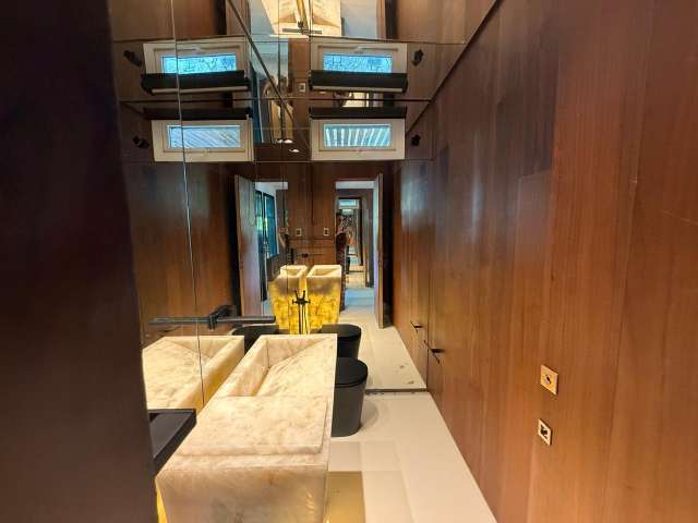 Casa no Encontro das Águas com 4 suítes, 382m² à venda por R$ 8.800.000,00