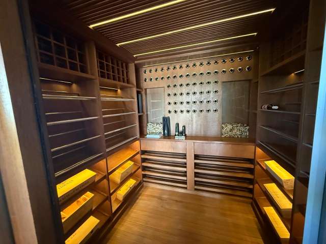 Casa no Encontro das Águas com 4 suítes, 382m² à venda por R$ 8.800.000,00