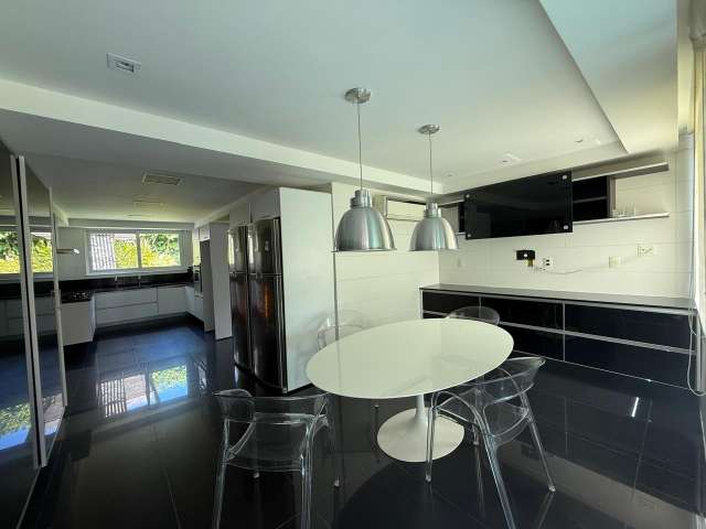 Casa no Encontro das Águas com 4 suítes, 382m² à venda por R$ 8.800.000,00