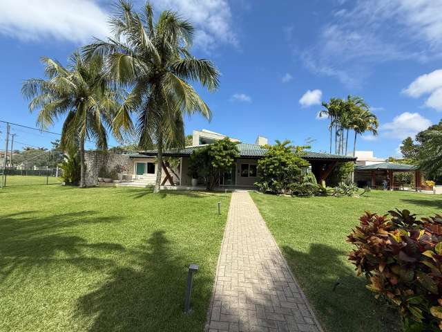 Casa no Encontro das Águas com 4 suítes, 382m² à venda por R$ 8.800.000,00