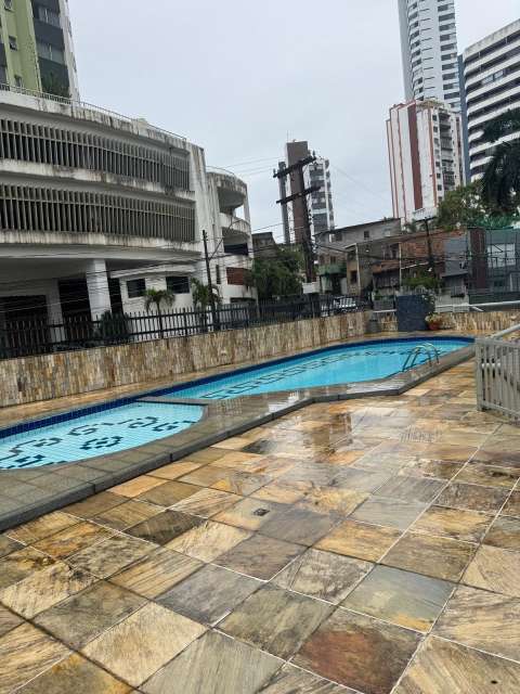 Apartamento com 3 quartos e 3 suítes, 179,00 m² para alugar por R$ 9.500,00 - jardim Apipema, Salvador/BA 