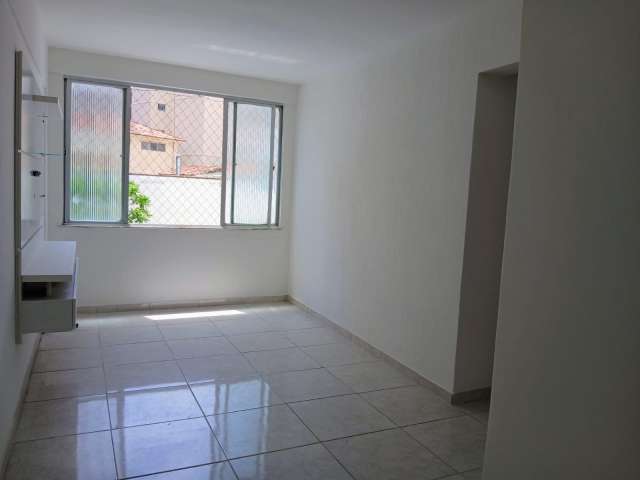 Apartamento com 2 quartos, 68 m² para alugar por R$ 2.400,00 - Jardim Apipema - Salvador/BA 