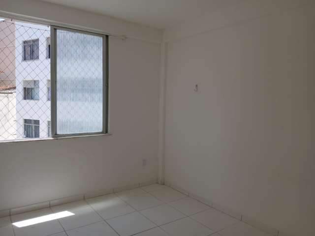 Apartamento com 2 quartos, 68 m² para alugar por R$ 2.400,00 - Jardim Apipema - Salvador/BA 