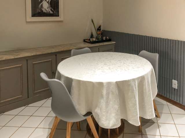 Casa em Itapuã com 3 quartos sendo 1 suíte, 102m² à venda por R$ 1.150.000,00