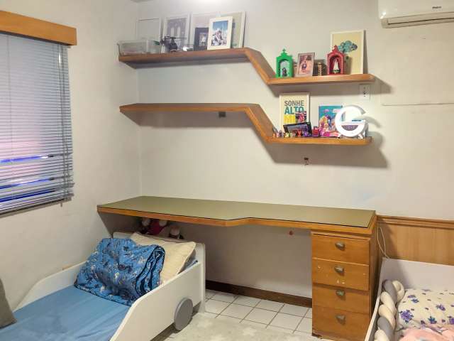 Casa em Itapuã com 3 quartos sendo 1 suíte, 102m² à venda por R$ 1.150.000,00